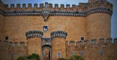 Castillo con bandera de España